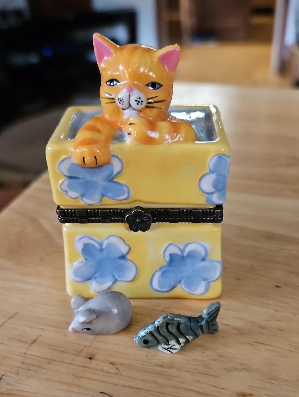 Cat Porcelain Kitty Hinged Trinket Box with Blue Flowers. Mouse And Fish Incl.